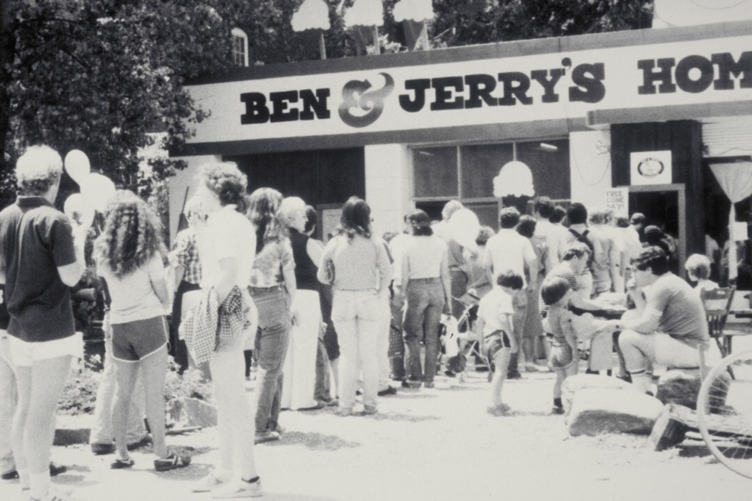 1979 Næste skridt - Folk, der står i kø ved en Ben & Jerry's