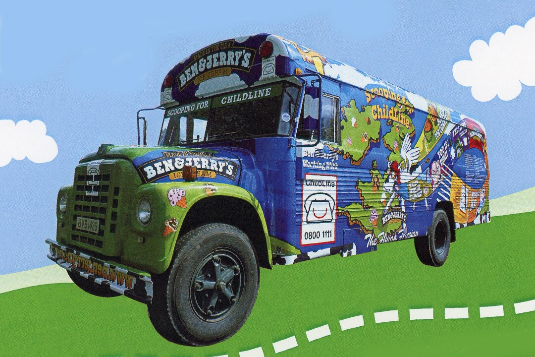 Flying Friesian, en larmende tourbus, der er ombygget til sjov
