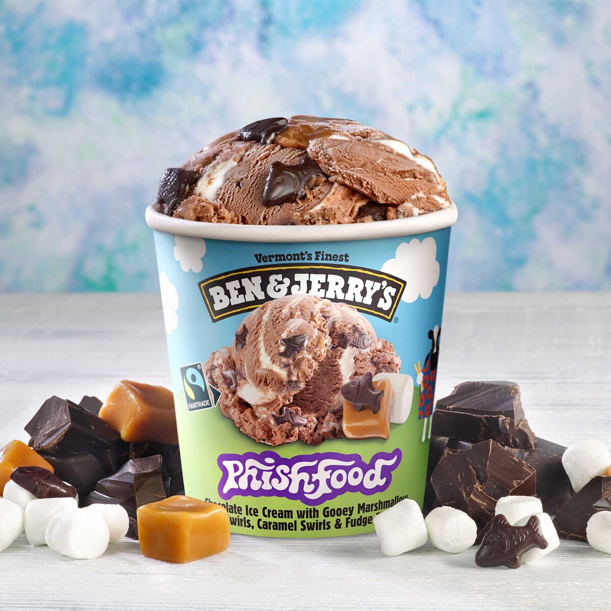 En halvlitersbøtte med Ben & Jerry's Phish Food-is